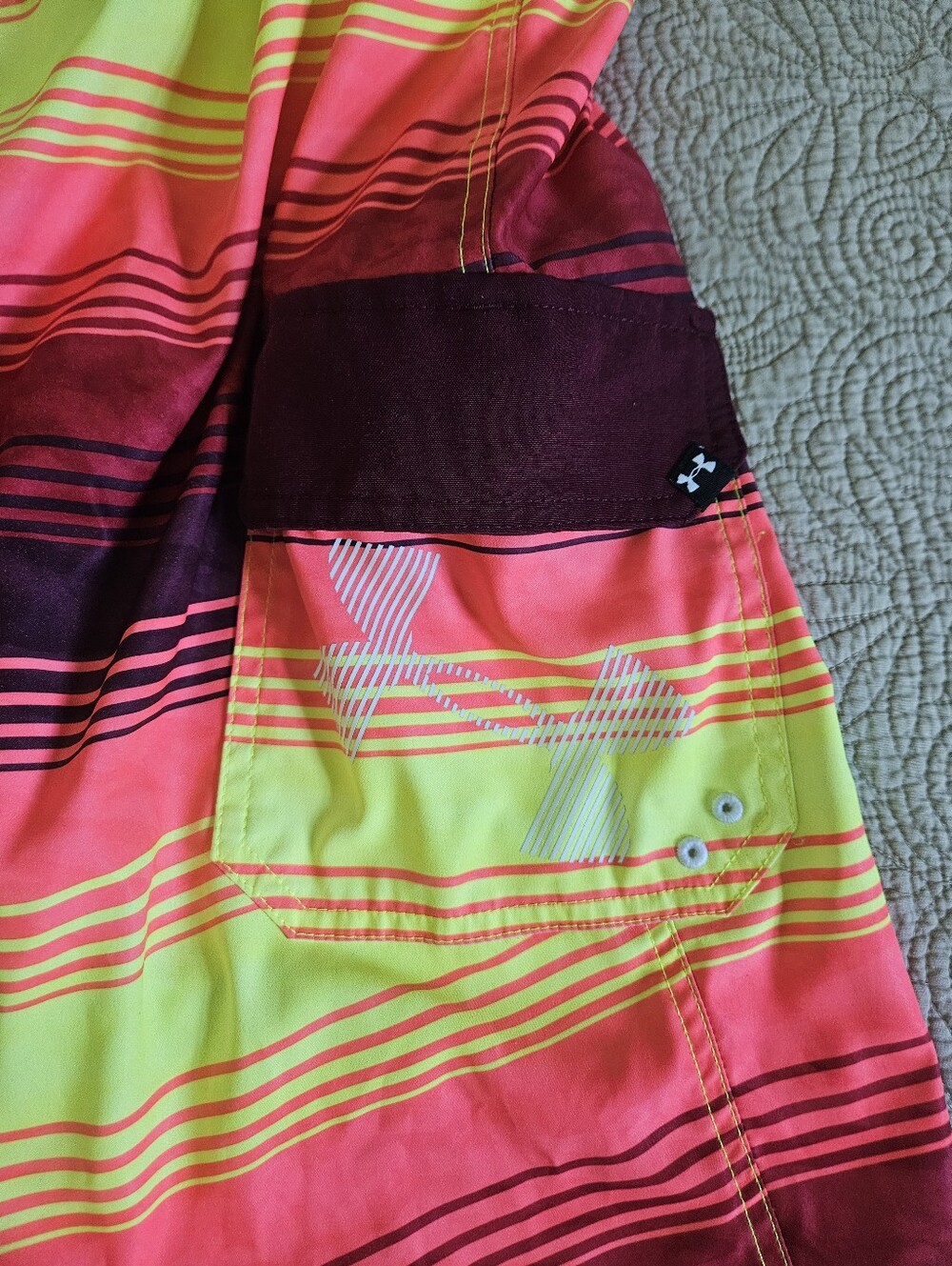 Under Armour Men's Board Shorts, Size 32, Loose Fit, Neon Multicolor - Picture 7 of 7